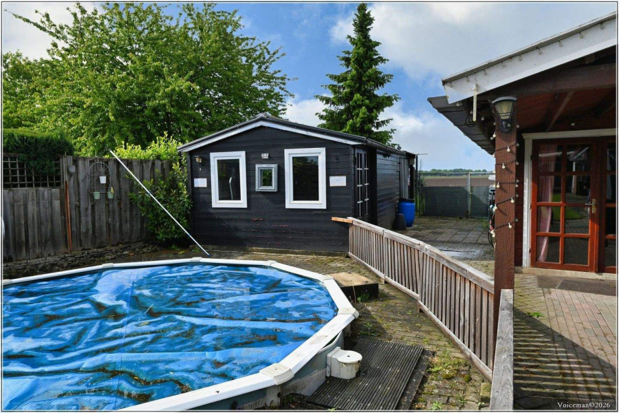 Pool / Gartenhütte