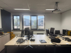Büro - Gewerbehalle mit Bürotrakt im Industriegebiet zu vermieten